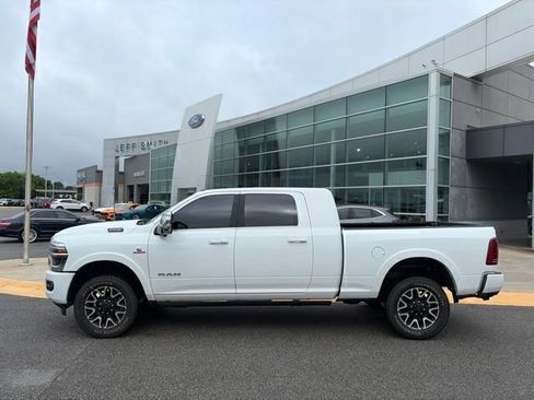 Used 2026 RAM 2500 Limited AWD/4WD image 2