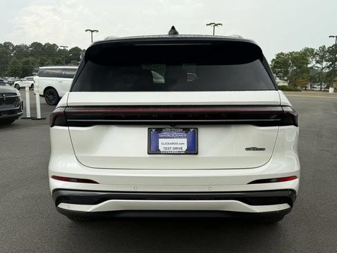 Certified 2024 Lincoln Nautilus Reserve w/ Equipment Group 202A AWD/4WD image 15