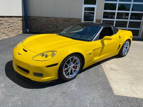Used 2007 Chevrolet Corvette Z06 w/ Preferred Equipment Group RWD image 2