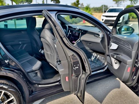 New 2024 Maserati Grecale GT image 40