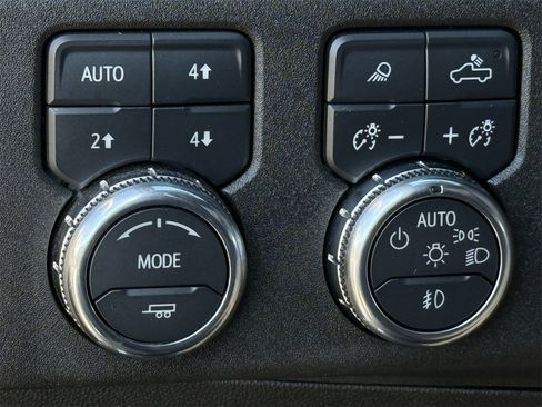 Used 2025 GMC Sierra 2500 SLT w/ Texas SLT Premium Package image 19