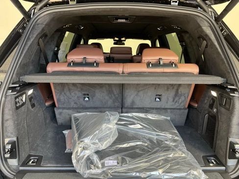 Used 2026 BMW X7 xDrive40i w/ M Sport Package AWD/4WD image 22