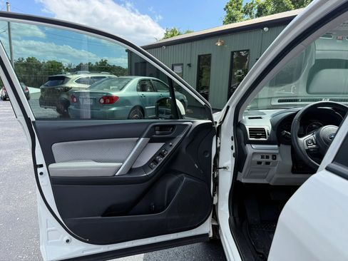 Used 2018 Subaru Forester 2.5i w/ Alloy Wheel Package AWD/4WD image 10