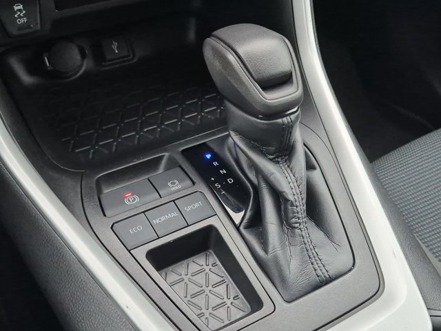 Certified 2022 Toyota RAV4 LE FWD image 14