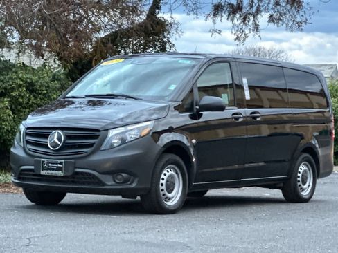 Used 2023 Mercedes-Benz Metris Passenger image 7
