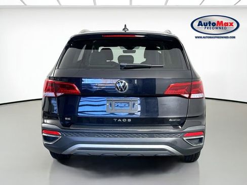 Used 2022 Volkswagen Taos SE w/ Panoramic Sunroof Package AWD/4WD image 8