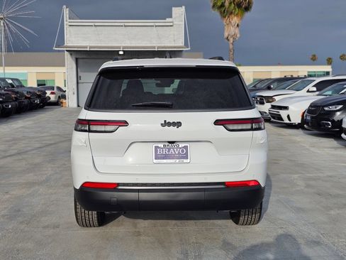 New 2026 Jeep Grand Cherokee L 2WD image 6