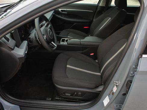 Used 2025 Hyundai Sonata SEL FWD image 8