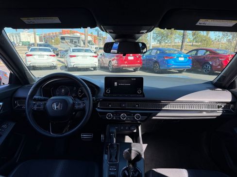 Used 2025 Honda Civic Sport image 31