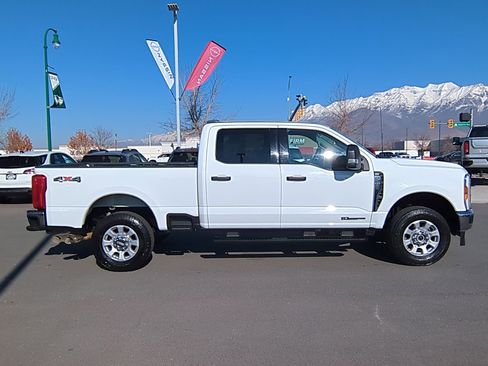 Used 2024 Ford F250 XLT image 2