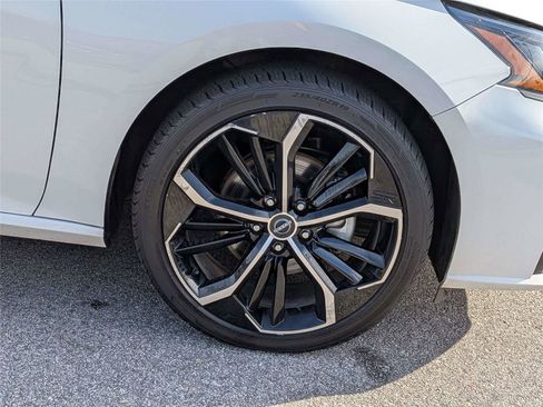 Used 2024 Nissan Altima 2.5 SR image 14