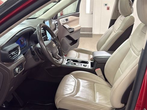 Used 2020 Ford Explorer Platinum w/ Premium Technology Package image 12