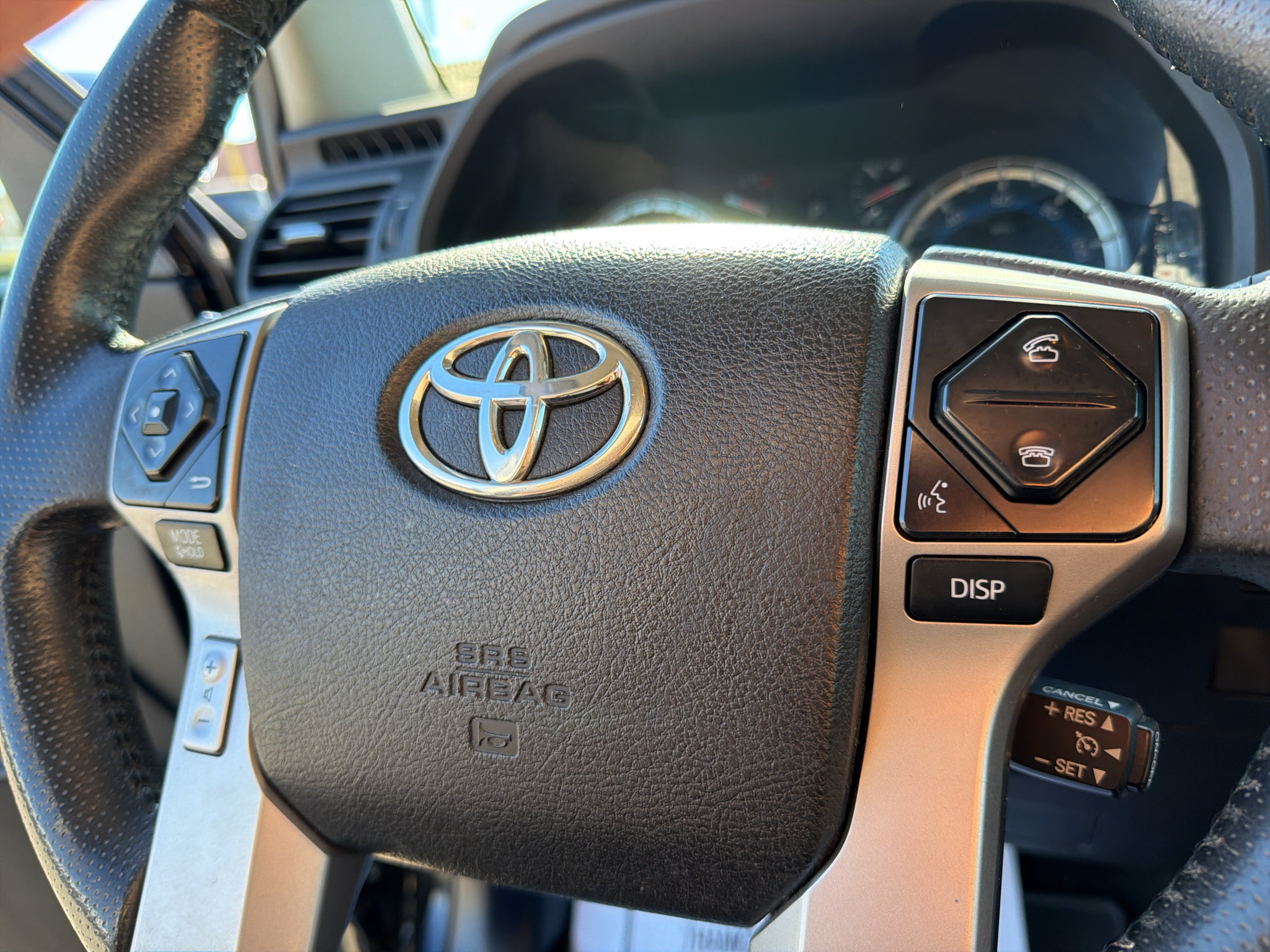Used 2018 Toyota 4Runner Limited AWD/4WD image 17