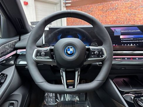 New 2026 BMW 550e xDrive 550e xDrive image 14