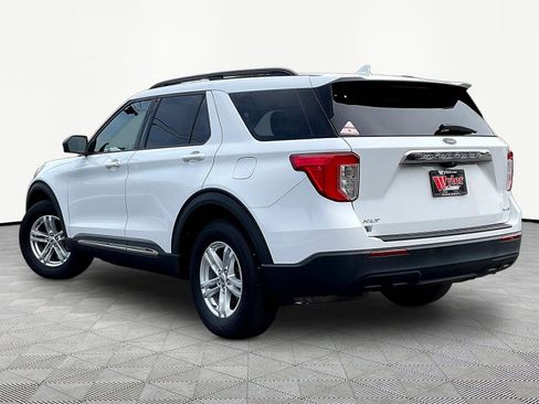 Used 2020 Ford Explorer XLT AWD/4WD image 4