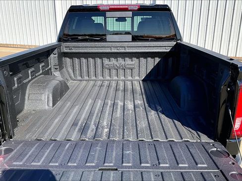 New 2026 GMC Sierra 1500 SLT image 38