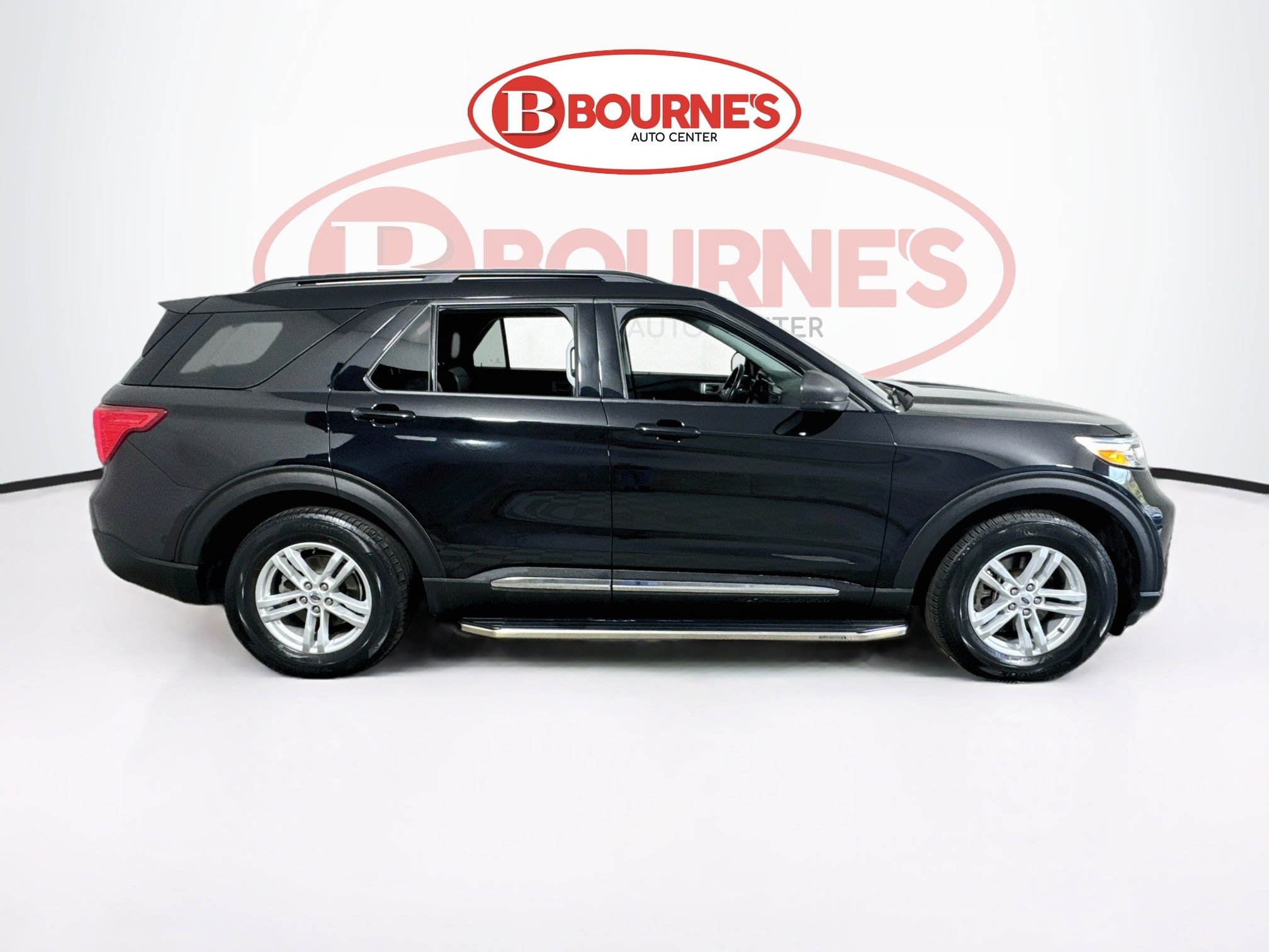 Used 2021 Ford Explorer XLT w/ Equipment Group 202A AWD/4WD image 10