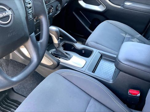 Used 2024 Nissan Frontier SV w/ Technology Package RWD image 16