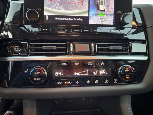 New 2025 Nissan Pathfinder SL image 14