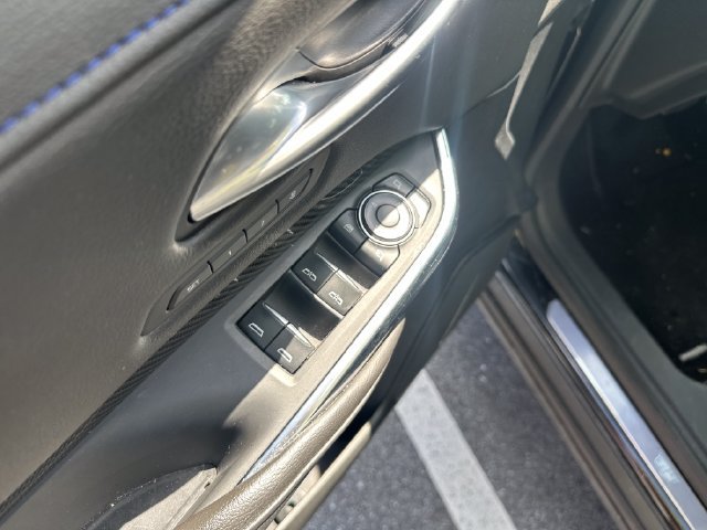 Used 2025 Cadillac XT4 Sport FWD image 11