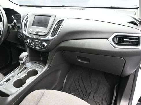 Used 2022 Chevrolet Equinox LT FWD image 35