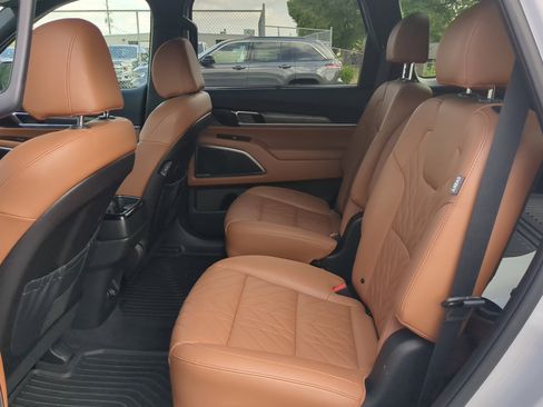 Used 2024 Kia Telluride SX X-Line AWD/4WD image 12