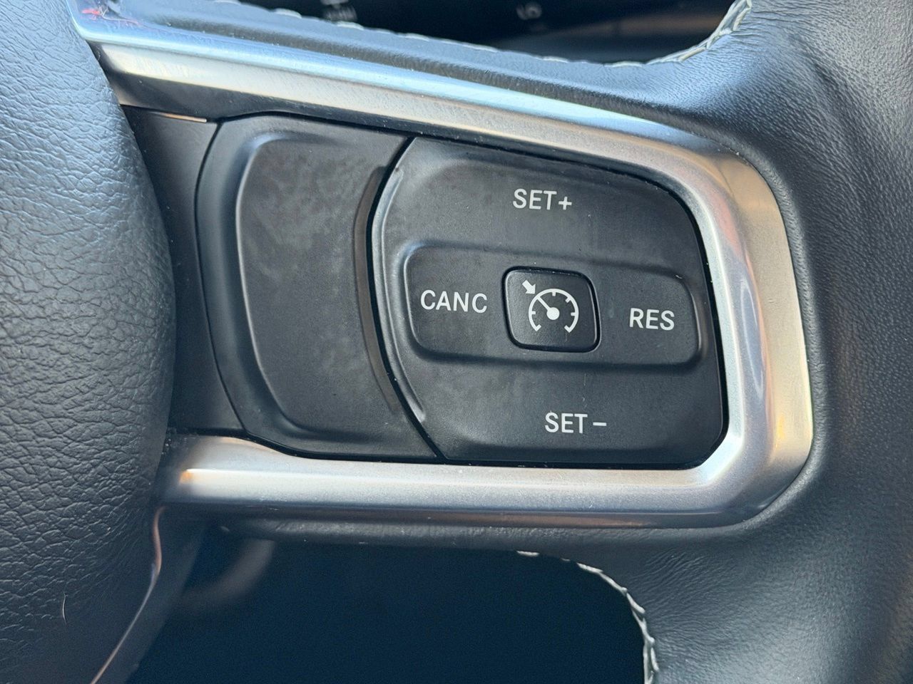 Used 2019 Jeep Wrangler Unlimited Sahara AWD/4WD image 21