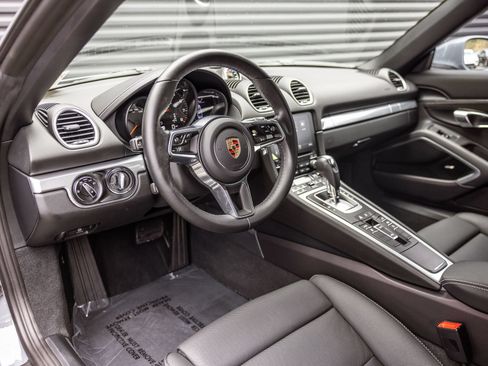 Certified 2024 Porsche 718 Boxster RWD image 4