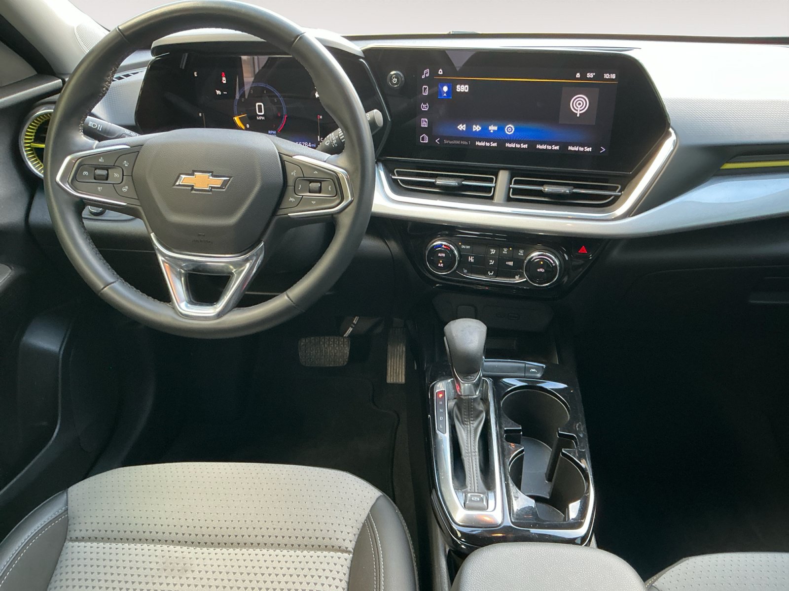 Used 2024 Chevrolet Trax LT w/ Sunroof Package FWD image 10