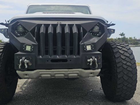 Used 2020 Jeep Gladiator Mojave AWD/4WD image 13