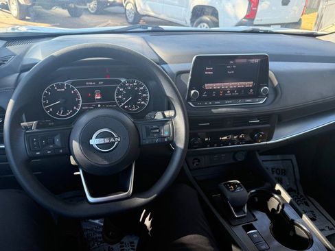 Used 2024 Nissan Rogue SV AWD/4WD image 13