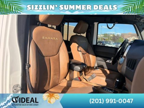 Used 2016 Jeep Wrangler Unlimited Sahara w/ Connectivity Group AWD/4WD image 22