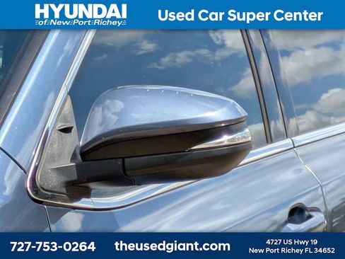 Used 2019 Toyota Highlander LE FWD image 11