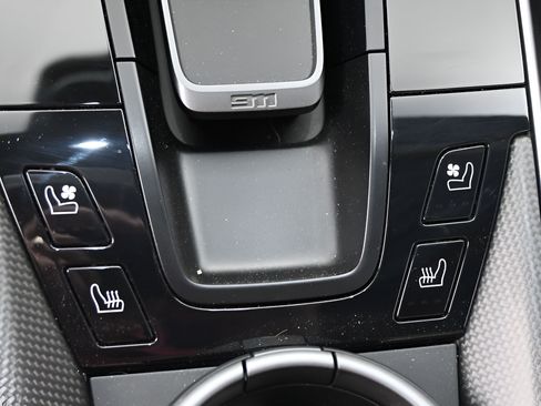 Certified 2022 Porsche 911 Turbo S AWD/4WD image 15