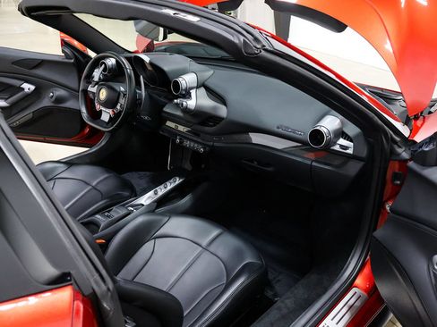 Used 2022 Ferrari F8 Tributo RWD image 42