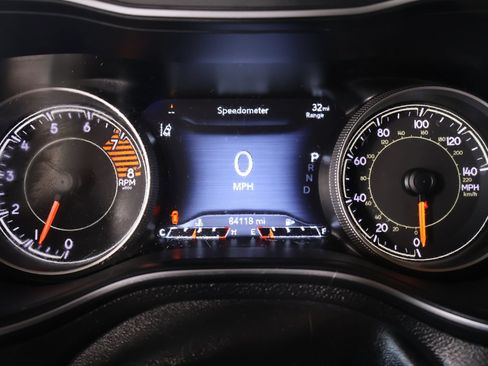Used 2021 Jeep Cherokee Limited AWD/4WD image 4