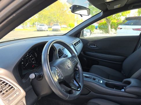 Used 2019 Honda HR-V Sport image 21