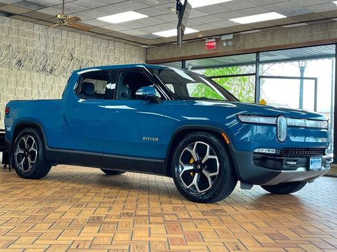 Used 2022 Rivian R1T Adventure image 9