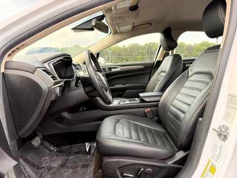 Used 2018 Ford Fusion SE w/ Equipment Group 602A FWD image 14