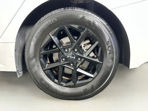 Used 2025 Kia K5 LXS image 11