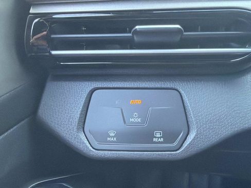 Certified 2023 Volkswagen ID.4 Pro RWD image 27