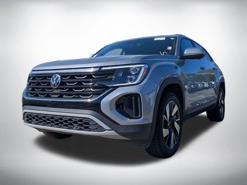 Used 2024 Volkswagen Atlas Cross Sport SE image 7