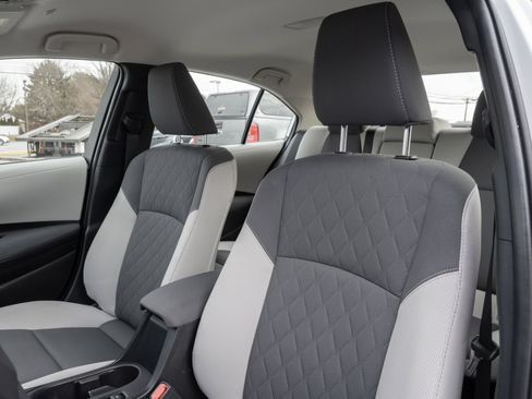 Used 2024 Toyota Corolla LE image 15