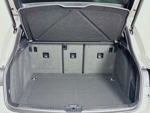 New 2026 Porsche Macan image 28