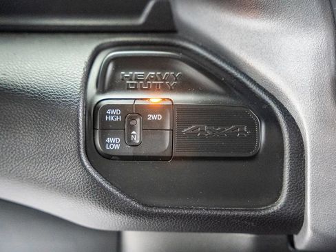 Used 2023 Chevrolet TrailBlazer LT w/ Convenience Package FWD image 32