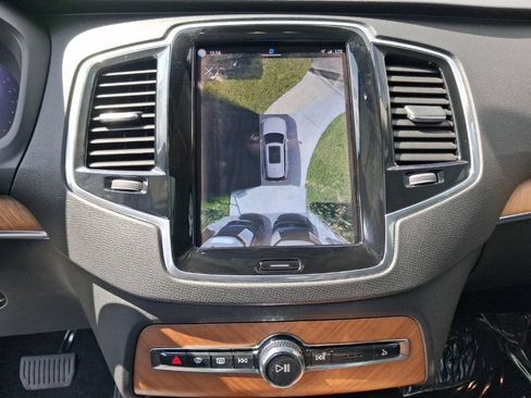 Used 2023 Volvo XC90 B6 Plus AWD/4WD image 21