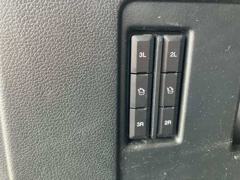 Used 2019 Ford Expedition Limited w/ Equipment Group 302A AWD/4WD image 36