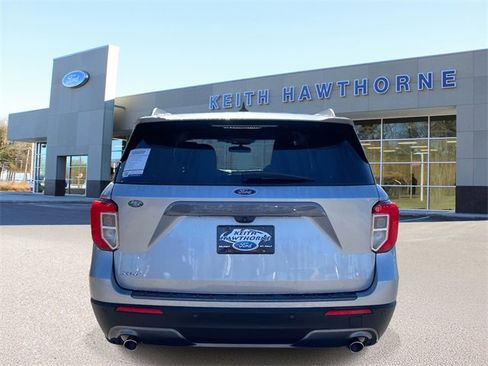 Certified 2022 Ford Explorer XLT w/ Equipment Group 202A image 5