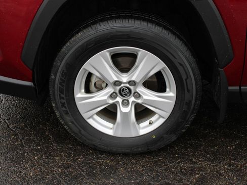 Used 2019 Toyota RAV4 XLE w/ Convenience Package image 11