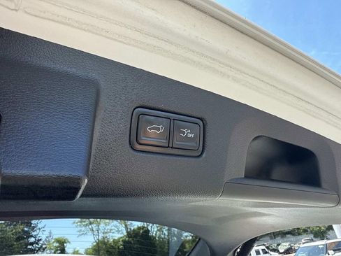 Used 2023 Kia Telluride EX w/ EX Captain's Chair Package AWD/4WD image 6